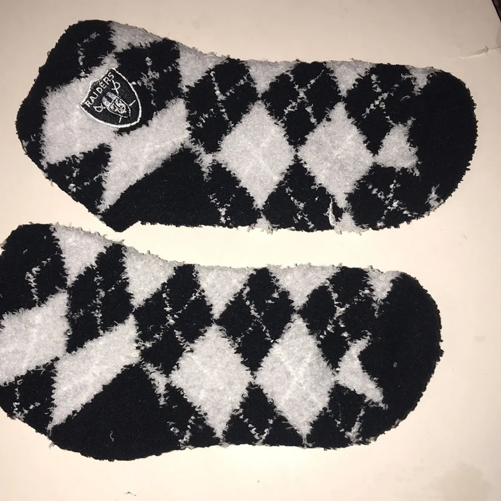 NWOT Women’s NFL Raiders Lounge Socks